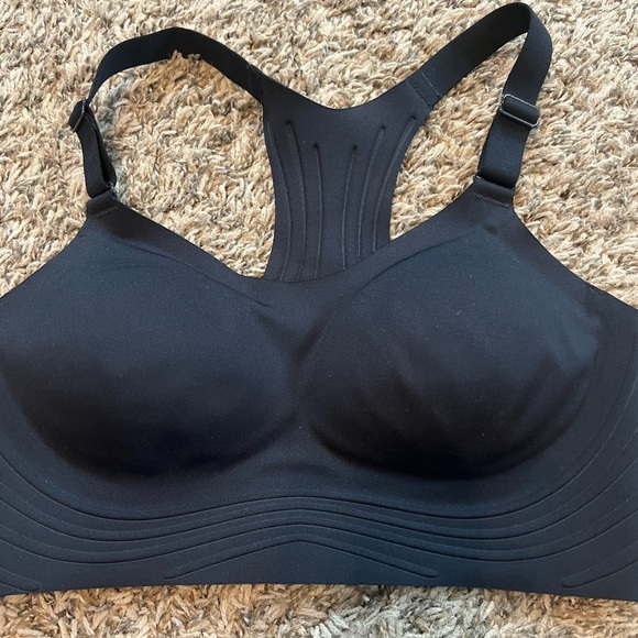 All in motion sportsbra - Picture 1 of 3